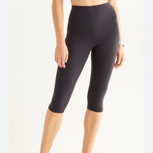 Zella Black High-Waist Capri Leggings